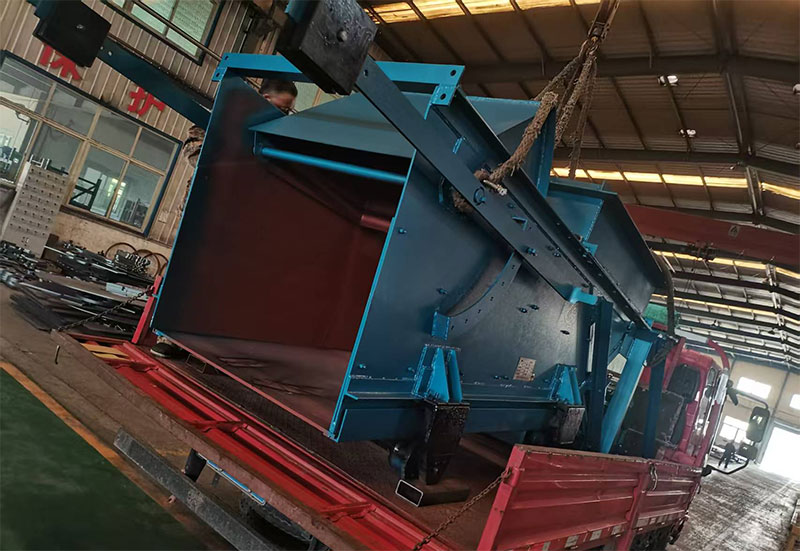 山东东达机电有限责任公司往复式给煤机顺利装车发货 助力客户高效生产